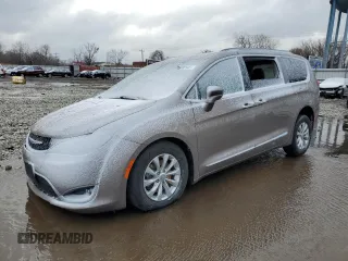 2017 Chrysler Pacifica Touring L with VIN 2C4RC1BG6HR537536, listed as a Copart auction lot 49702695 with 123,599 mi miles and Salvage Title. Bid and sale history available at DreamBid. Image 1.