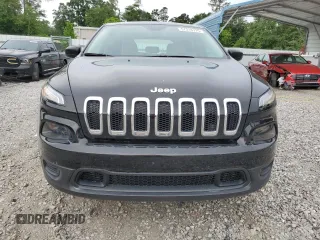 2017 Jeep Cherokee Altitude z VIN 1C4PJLAS8HW585318, wystawiony jako Copart lot #57315775 z przebiegiem 65 398 mil mil oraz Szkoda całkowita • Salvage title. Historia ofert i sprzedaży dostępna na DreamBid. Obrazek 5.