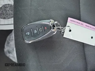 2020 Chevrolet Trax LT с VIN KL7CJPSB1LB010835, выставлен на аукционе IAAI как лот 42832682 с пробегом 51 060 миль миль и . История ставок и продаж доступна на DreamBid. Изображение 7.