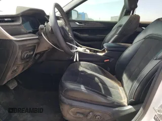 2023 Jeep Grand Cherokee Altitude z VIN 1C4RJHAG8P8883047, wystawiony jako Copart lot #49694315 z przebiegiem 19 156 mil mil oraz Szkoda całkowita • Salvage title. Historia ofert i sprzedaży dostępna na DreamBid. Obrazek 7.