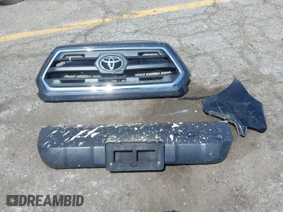 2017 Toyota Tacoma SR5 z VIN 3TMAZ5CN0HM039730, wystawiony jako IAAI lot #42406448 z przebiegiem 69 530 mil mil oraz . Historia ofert i sprzedaży dostępna na DreamBid. Obrazek 12.