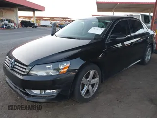 2015 Volkswagen Passat Limited Edition Edition z VIN 1VWAT7A3XFC123239, wystawiony jako IAAI lot #42321970 z przebiegiem 100 436 mil mil oraz . Historia ofert i sprzedaży dostępna na DreamBid. Obrazek 17.