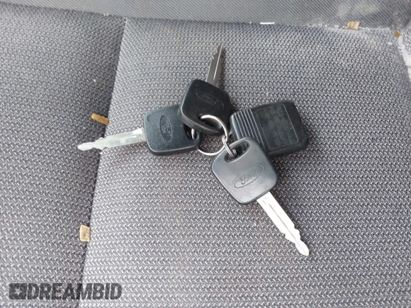 2002 Ford Escape XLT Choice with VIN 1FMYU04192KA78435, listed as a IAAI auction lot 42490422 with 167,915 mi miles and . Bid and sale history available at DreamBid. Image 11.