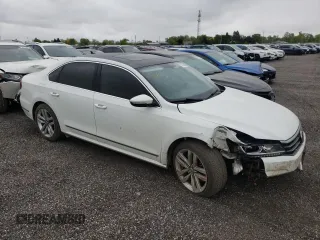 2017 Volkswagen Passat SEL Premium z VIN 1VWCT7A39HC037027, wystawiony jako Copart lot #58064395 z przebiegiem 192 529 mil mil oraz Szkoda całkowita • Salvage title. Historia ofert i sprzedaży dostępna na DreamBid. Obrazek 1.