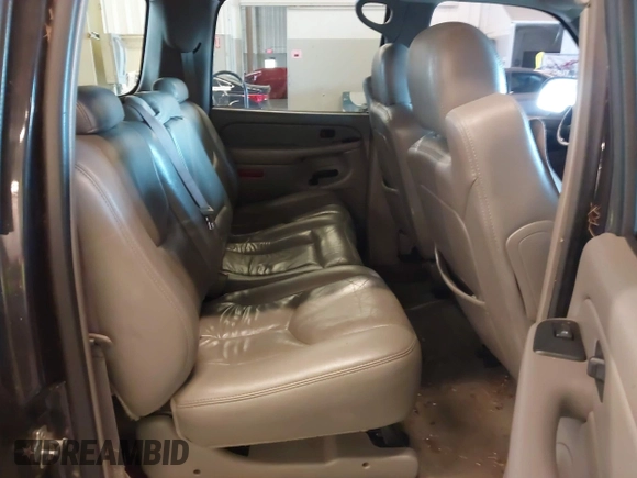 2004 Chevrolet Suburban LT z VIN 1GNFK16Z64J268977, wystawiony jako IAAI lot #41573029 z przebiegiem 181 923 mil mil oraz . Historia ofert i sprzedaży dostępna na DreamBid. Obrazek 8.
