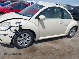 2009 Volkswagen New Beetle Coupe S with VIN 3VWPW31C89M502298, listed as a IAAI auction lot 42077755 with 113,045 mi miles. Bid and sale history available at carsss.com. Image 6.