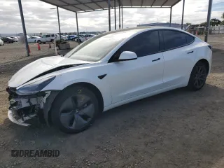 2022 Tesla Model 3 z VIN 5YJ3E1EAXNF289709, wystawiony jako Copart lot #52942965 z przebiegiem 75 572 mil mil oraz Szkoda całkowita • Salvage title. Historia ofert i sprzedaży dostępna na DreamBid. Obrazek 1.