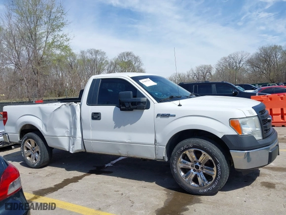 2014 Ford F-150 XL with VIN 1FTMF1CM1EKD53945, listed as a IAAI auction lot 41889789 with 296,163 mi miles. Bid and sale history available at carsss.com. Image 13.