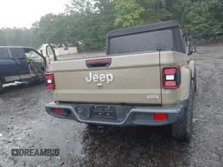 2020 Jeep Gladiator Overland z VIN 1C6HJTFG0LL160699, wystawiony jako IAAI lot #42326325 z przebiegiem 65 639 mil mil oraz . Historia ofert i sprzedaży dostępna na DreamBid. Obrazek 16.