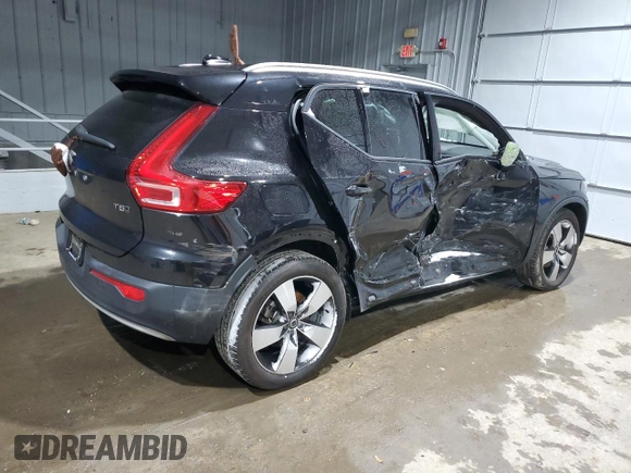 2021 Volvo XC40 Momentum z VIN YV4162UK2M2562967, wystawiony jako Copart lot #85643554 z przebiegiem 25 497 mil mil oraz Szkoda całkowita • Salvage title. Historia ofert i sprzedaży dostępna na DreamBid. Obrazek 3.