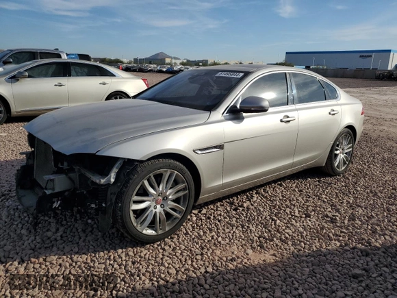 2016 Jaguar XF 35t Prestige with VIN SAJBE4BV1GCY17708, listed as a Copart auction lot 81495844 with 130,321 mi miles and Salvage Title. Bid and sale history available at carsss.com. Image 1.