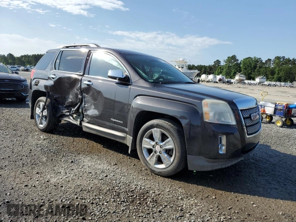 2015 GMC Terrain SLT z VIN 2GKALSEK1F6239353, wystawiony jako Copart lot #57828965 z przebiegiem 184 141 mil mil oraz Czysty tytuł • Clean title. Historia ofert i sprzedaży dostępna na DreamBid. Obrazek 4.