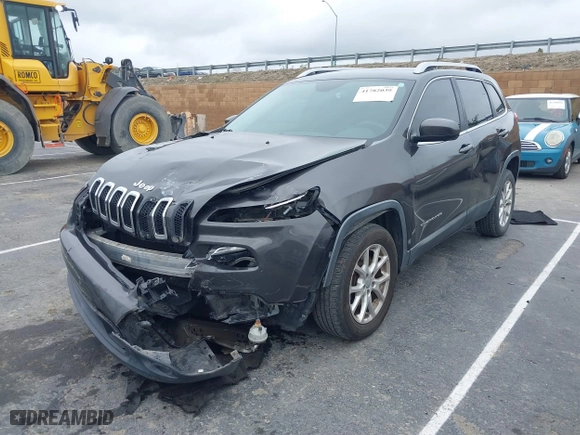 2014 Jeep Cherokee Latitude with VIN 1C4PJLCS2EW217130, listed as a IAAI auction lot 41782039 with 129,080 mi miles. Bid and sale history available at carsss.com. Image 18.