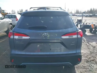 2024 Toyota Corolla Cross LE z VIN 7MUBAABG1RV100050, wystawiony jako IAAI lot #41826083 z przebiegiem 1 206 mil mil oraz . Historia ofert i sprzedaży dostępna na DreamBid. Obrazek 16.