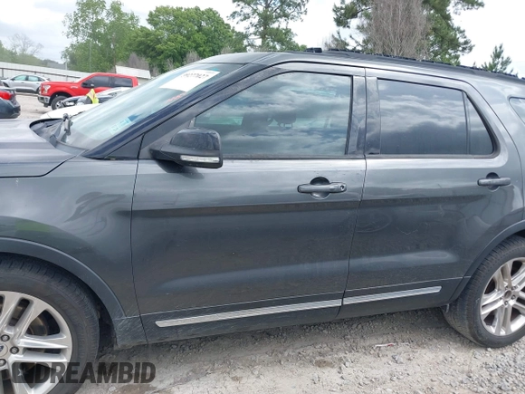 2017 Ford Explorer XLT with VIN 1FM5K7D84HGA75050, listed as a IAAI auction lot 39277027 with 131,413 mi miles and . Bid and sale history available at carsss.com. Image 14.
