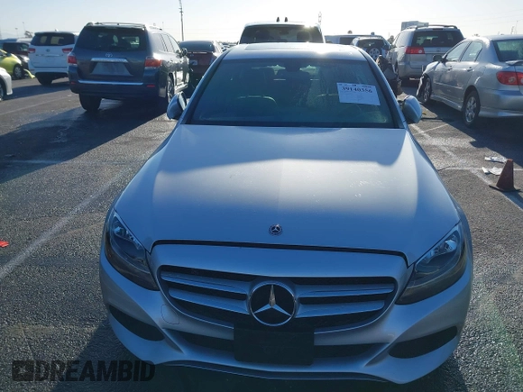 2018 Mercedes-Benz C 300 z VIN 55SWF4JB3JU269143, wystawiony jako IAAI lot #39140356 z przebiegiem 37 051 mil mil oraz . Historia ofert i sprzedaży dostępna na DreamBid. Obrazek 12.