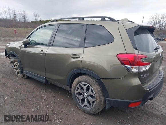2023 Subaru Forester Premium with VIN JF2SKADC4PH482594, listed as a IAAI auction lot 41918872 with 32,577 mi miles. Bid and sale history available at carsss.com. Image 3.
