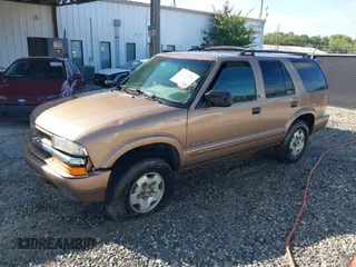 2002 Chevrolet Blazer LS с VIN 1GNDT13W42K196425, выставлен на аукционе IAAI как лот 42663026 с пробегом 130 113 миль миль и . История ставок и продаж доступна на DreamBid. Изображение 2.