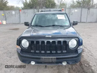 2014 Jeep Patriot Limited with VIN 1C4NJRCB2ED686692, listed as a IAAI auction lot 41922510 with 137,039 mi miles and . Bid and sale history available at DreamBid. Image 12.