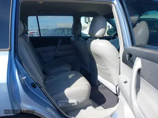 2009 Toyota Highlander with VIN JTEDS41AX92071486, listed as a IAAI auction lot 41575485 with 392,603 mi miles. Bid and sale history available at carsss.com. Image 8.