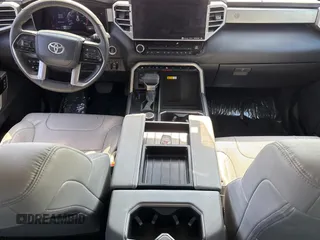 2024 Toyota Tundra Limited z VIN 5TFJA5DB5RX167288, wystawiony jako Copart lot #60570325 z przebiegiem 3 887 mil mil oraz Szkoda całkowita • Salvage title. Historia ofert i sprzedaży dostępna na DreamBid. Obrazek 9.
