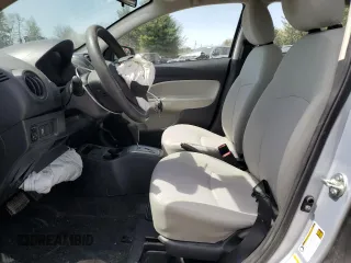 2019 Mitsubishi Mirage ES z VIN ML32F3FJXKHF08155, wystawiony jako Copart lot #53564725 z przebiegiem 74 495 mil mil oraz Szkody całkowita. Historia ofert i sprzedaży dostępna na DreamBid. Obrazek 7.