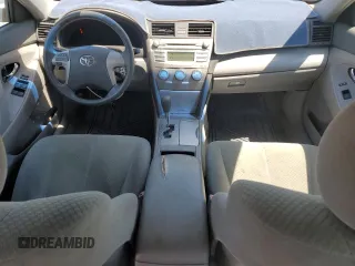 2008 Toyota Camry LE z VIN 4T1BE46KX8U755618, wystawiony jako Copart lot #55995605 z przebiegiem 190 901 mil mil oraz Czysty tytuł • Clean title. Historia ofert i sprzedaży dostępna na DreamBid. Obrazek 8.