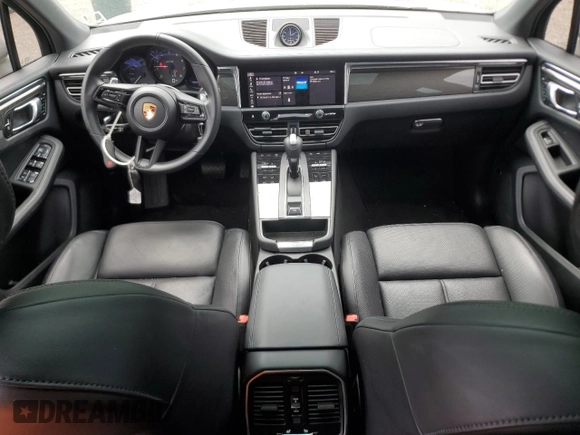 2023 Porsche Macan GTS z VIN WP1AF2A50PLB56233, wystawiony jako Copart lot #61933415 z przebiegiem 16 184 mil mil oraz Szkoda całkowita • Salvage title. Historia ofert i sprzedaży dostępna na DreamBid. Obrazek 8.