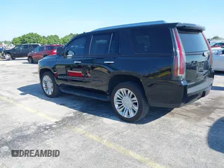 2020 Cadillac Escalade Luxury z VIN 1GYS4BKJ9LR287363, wystawiony jako IAAI lot #42323765 z przebiegiem 44 057 mil mil oraz . Historia ofert i sprzedaży dostępna na DreamBid. Obrazek 3.