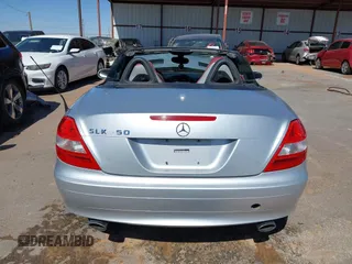 2008 Mercedes-Benz SLK 350 z VIN WDBWK56F08F181783, wystawiony jako IAAI lot #42153077 z przebiegiem 131 428 mil mil oraz . Historia ofert i sprzedaży dostępna na DreamBid. Obrazek 16.