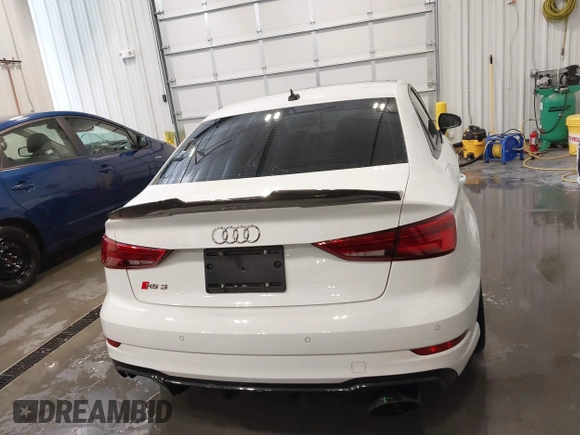 2019 Audi RS 3 z VIN WUABWGFF2KA900300, wystawiony jako IAAI lot #41553334 z przebiegiem 46 004 mil mil oraz . Historia ofert i sprzedaży dostępna na DreamBid. Obrazek 17.