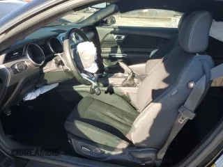 2019 Ford Mustang GT z VIN 1FA6P8CF4K5166246, wystawiony jako Copart lot #45747175 z przebiegiem 70 528 mil mil oraz Szkody całkowita. Historia ofert i sprzedaży dostępna na DreamBid. Obrazek 7.