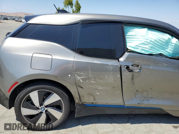 2017 BMW i3 with VIN WBY1Z8C37HV895076, listed as a Copart auction lot 60131235 with 104,753 mi miles and Salvage title. Bid and sale history available at DreamBid. Image 10.
