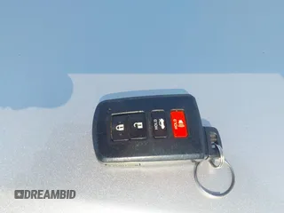 2017 Toyota Camry XLE z VIN 4T1BF1FK9HU759543, wystawiony jako IAAI lot #42264042 z przebiegiem 97 143 mil mil oraz . Historia ofert i sprzedaży dostępna na DreamBid. Obrazek 11.