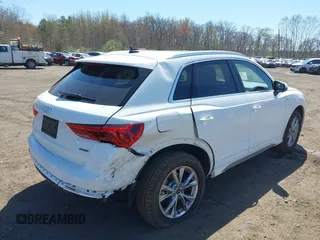 2021 Audi Q3 S line Premium z VIN WA1DECF32M1054786, wystawiony jako IAAI lot #42065278 z przebiegiem 47 615 mil mil oraz . Historia ofert i sprzedaży dostępna na DreamBid. Obrazek 6.