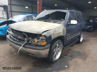 2002 Chevrolet Tahoe LT with VIN 1GNEC13Z82R238343, listed as a IAAI auction lot 41796657 with 1 mi miles. Bid and sale history available at carsss.com. Image 2.