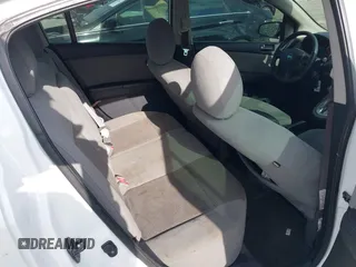 2012 Nissan Sentra 2.0 z VIN 3N1AB6AP0CL701340, wystawiony jako IAAI lot #42094800 z przebiegiem 189 128 mil mil oraz . Historia ofert i sprzedaży dostępna na DreamBid. Obrazek 8.