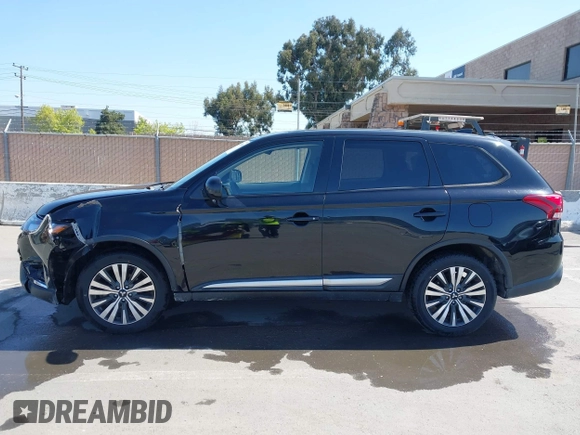 2020 Mitsubishi Outlander ES с VIN JA4AD2A35LJ001182, выставлен на аукционе IAAI как лот 42017800 с пробегом 26 771 миль миль и . История ставок и продаж доступна на DreamBid. Изображение 14.