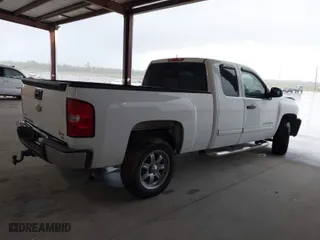 2011 Chevrolet Silverado 1500 LS with VIN 1GCRCREA3BZ445772, listed as a IAAI auction lot 41922183 with 140,429 mi miles. Bid and sale history available at carsss.com. Image 4.