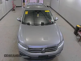 2024 Volkswagen Tiguan SE z VIN 3VV3B7AX5RM084940, wystawiony jako IAAI lot #42731231 z przebiegiem 19 747 mil mil oraz . Historia ofert i sprzedaży dostępna na DreamBid. Obrazek 31.