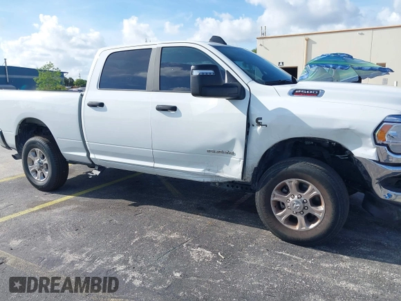 2024 Ram 2500 Big Horn with VIN 3C6UR5DL6RG285652, listed as a IAAI auction lot 42511830 with 36,041 mi miles and . Bid and sale history available at DreamBid. Image 6.
