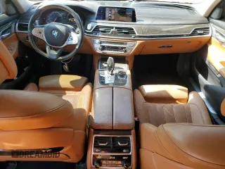 2016 BMW 7 Series 740i z VIN WBA7E2C58GG738940, wystawiony jako Copart lot #60503595 z przebiegiem 99 654 mil mil oraz Szkoda całkowita • Salvage title. Historia ofert i sprzedaży dostępna na DreamBid. Obrazek 8.