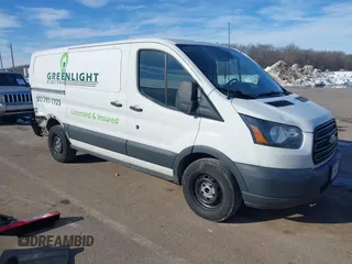 2017 Ford Transit z VIN 1FTYE1YM1HKA37236, wystawiony jako IAAI lot #41353640 z przebiegiem Nie podano mil oraz . Historia ofert i sprzedaży dostępna na DreamBid. Obrazek 1.
