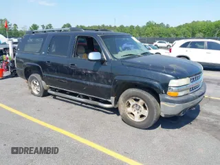 2002 Chevrolet Suburban LT with VIN 3GNFK16Z92G278272, listed as a IAAI auction lot 42073331 with 443,324 mi miles. Bid and sale history available at carsss.com. Image 1.