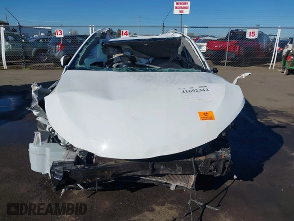 2017 Toyota Camry XLE z VIN 4T1BF1FK4HU358000, wystawiony jako IAAI lot #41692344 z przebiegiem Nie podano mil oraz . Historia ofert i sprzedaży dostępna na DreamBid. Obrazek 12.