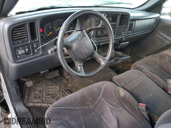 2000 GMC Sierra 1500 with VIN 1GTGC24U2YE195287, listed as a Copart auction lot 43837285 with 250,362 mi miles and Salvage Title. Bid and sale history available at DreamBid. Image 8.