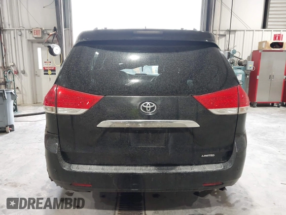 2012 Toyota Sienna XLE AAS z VIN 5TDYK3DC2CS197032, wystawiony jako IAAI lot #41942666 z przebiegiem 304 582 mil mil oraz . Historia ofert i sprzedaży dostępna na DreamBid. Obrazek 16.