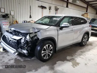 2022 Toyota Highlander XLE with VIN 5TDGZRBH6NS163543, listed as a Copart auction lot 57796635 with 26,011 mi miles and Salvage title. Bid and sale history available at DreamBid. Image 1.