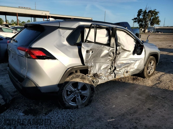 2022 Toyota RAV4 XLE with VIN 2T3W1RFV2NW195861, listed as a Copart auction lot 69635394 with 19,815 mi miles and Non repairable. Bid and sale history available at DreamBid. Image 3.