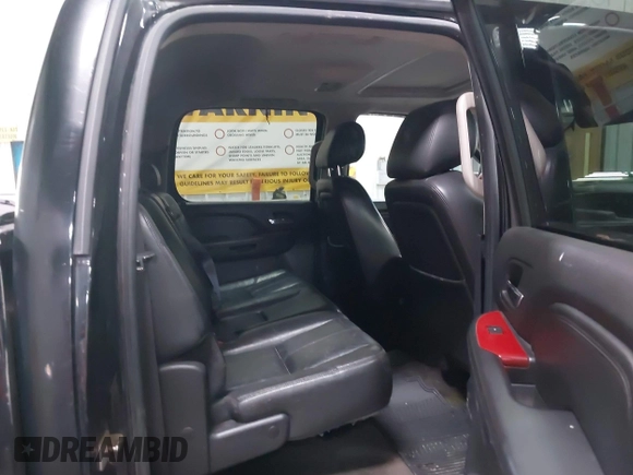2010 GMC Sierra 1500 Denali z VIN 3GTRKXE20AG272226, wystawiony jako IAAI lot #41958283 z przebiegiem 244 627 mil mil oraz . Historia ofert i sprzedaży dostępna na DreamBid. Obrazek 8.